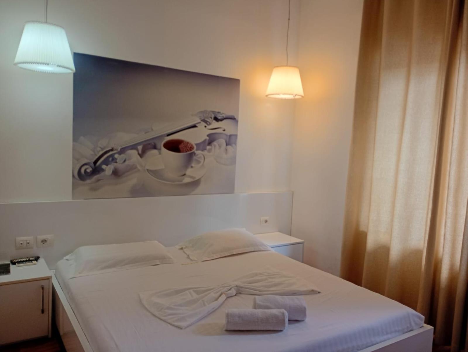 Boutique Artist Hotel Tirana Buitenkant foto