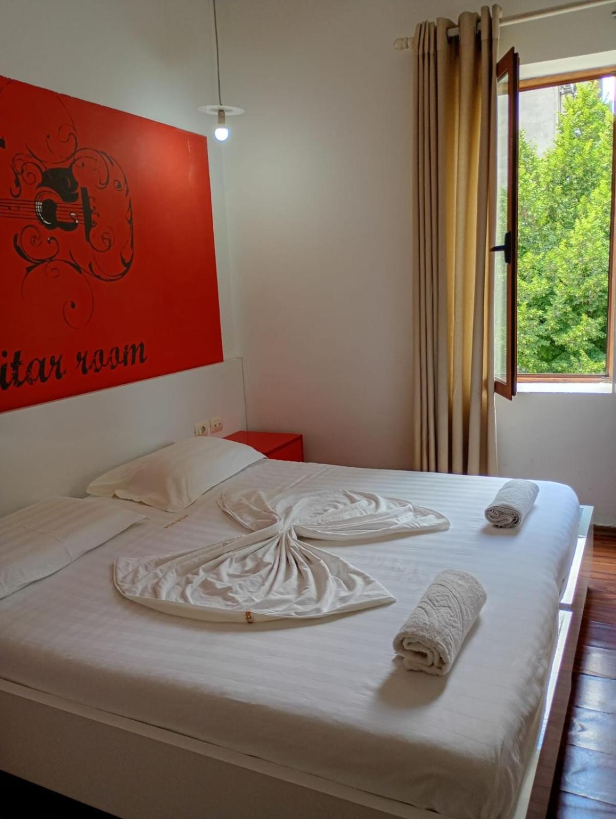 Boutique Artist Hotel Tirana Buitenkant foto