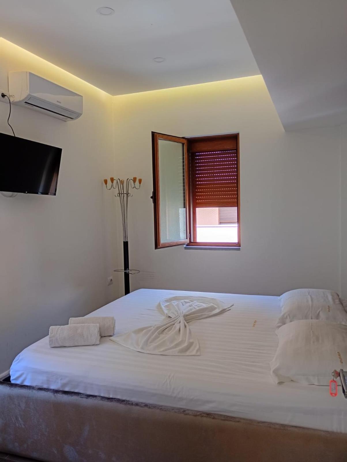 Boutique Artist Hotel Tirana Buitenkant foto