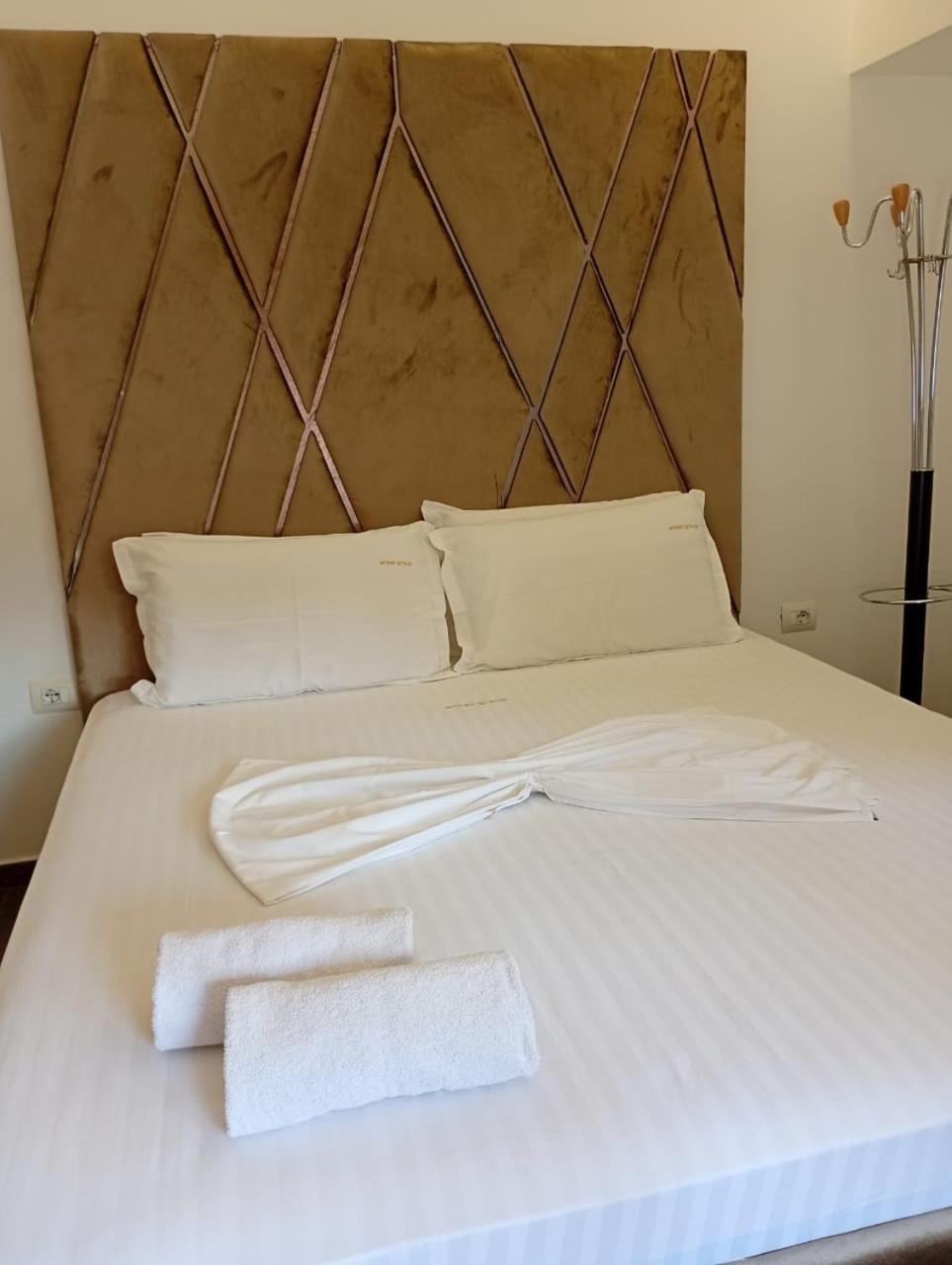 Boutique Artist Hotel Tirana Buitenkant foto