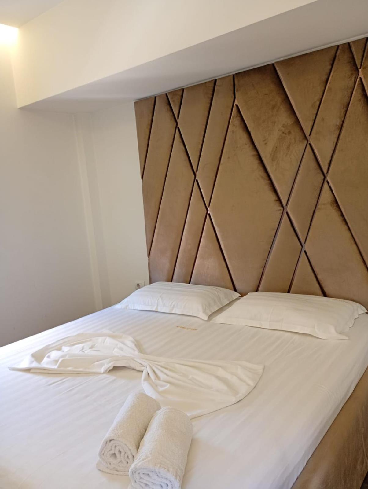 Boutique Artist Hotel Tirana Buitenkant foto