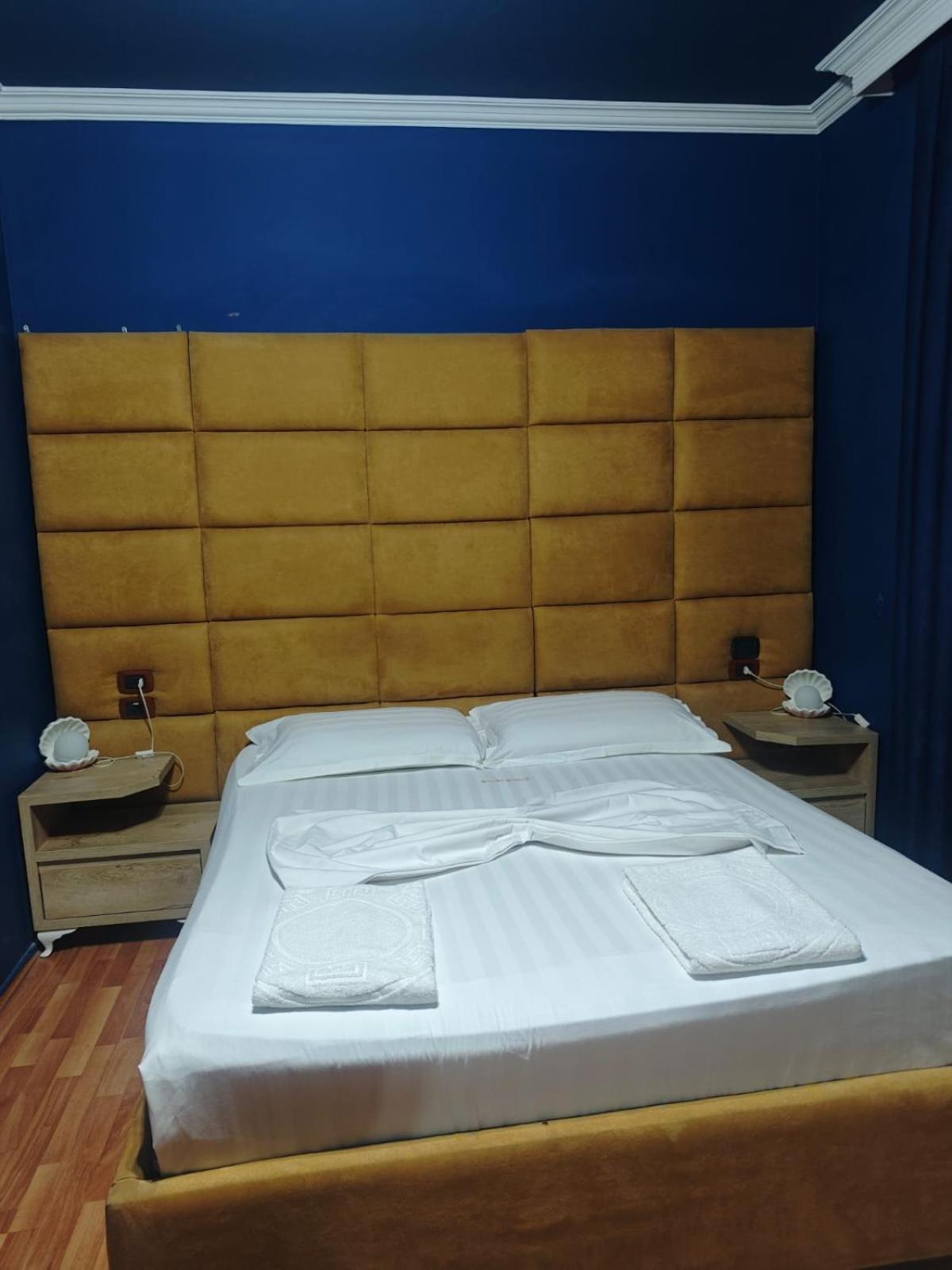 Boutique Artist Hotel Tirana Buitenkant foto