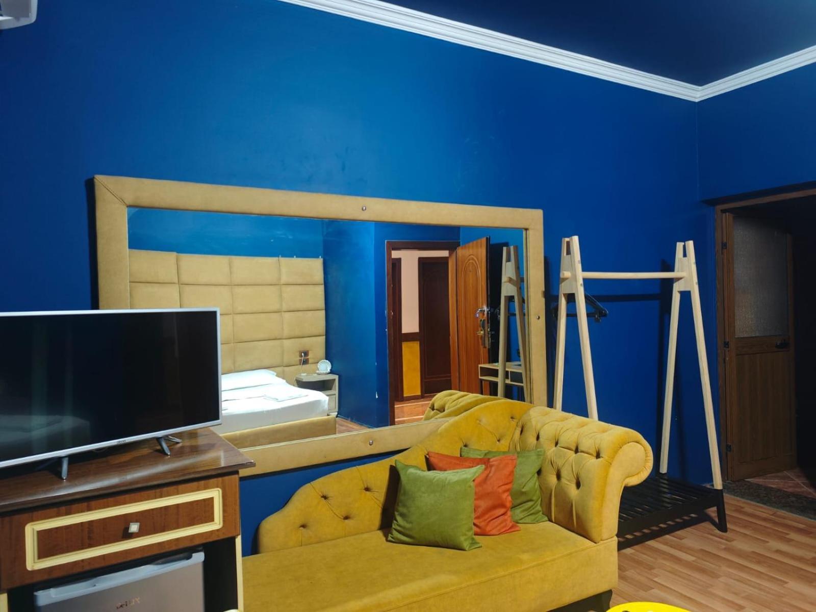 Boutique Artist Hotel Tirana Buitenkant foto