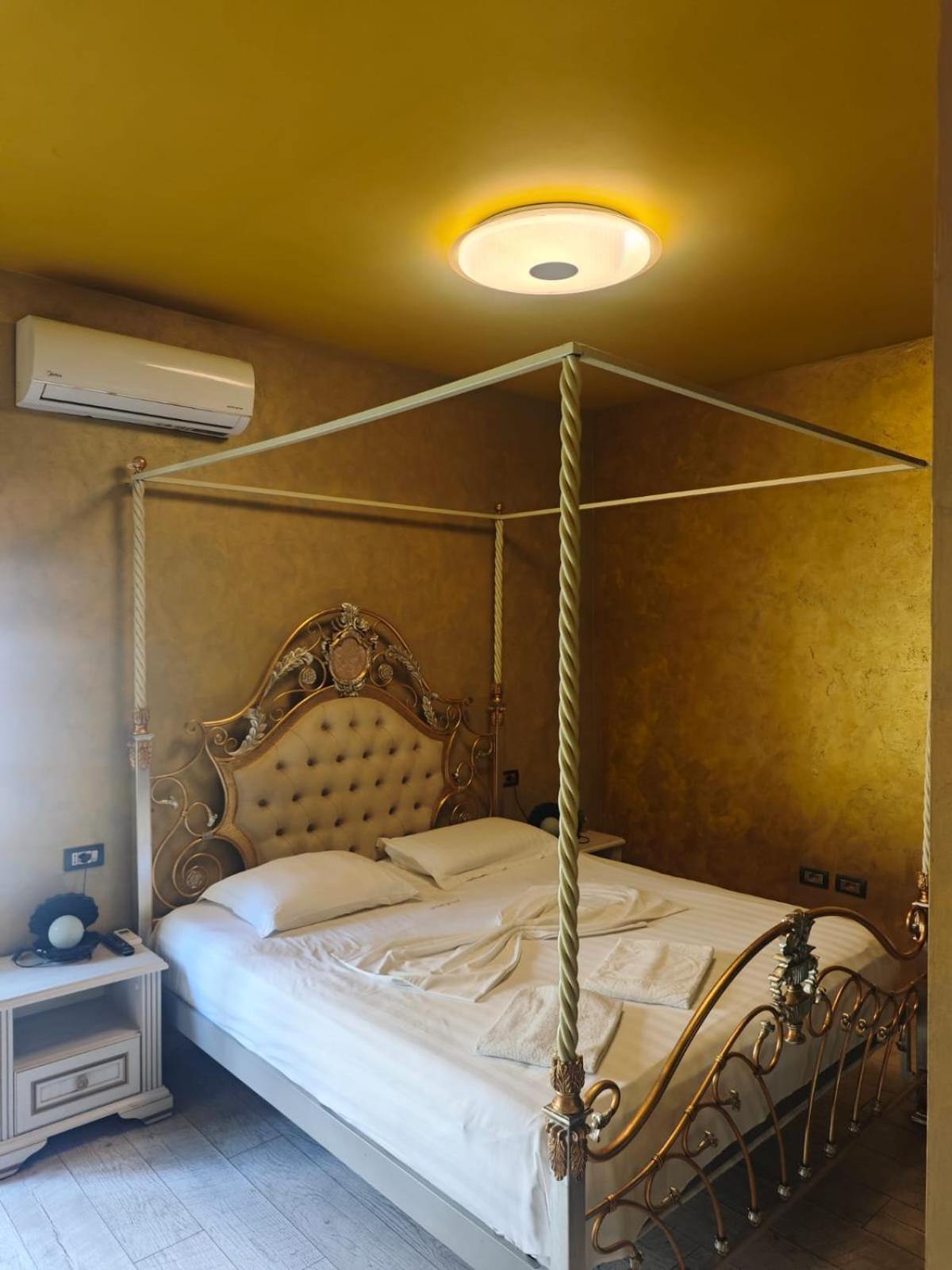 Boutique Artist Hotel Tirana Buitenkant foto