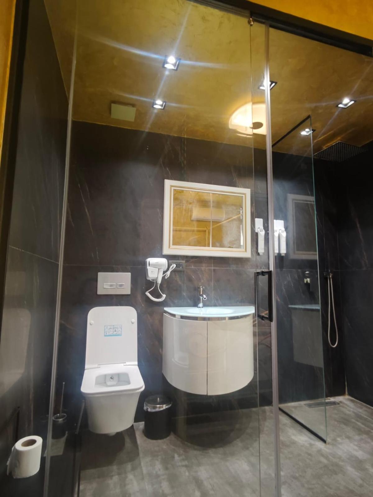Boutique Artist Hotel Tirana Buitenkant foto